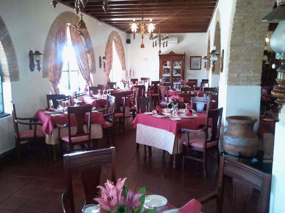 Hotel Castillo De Montemayor Ngoại thất bức ảnh